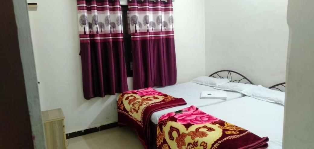 Goldan Palece Hotel Trimbak Exterior foto